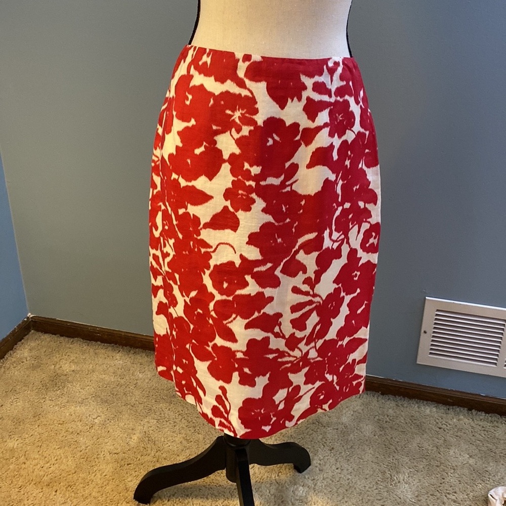 Ann Taylor Pencil Skirt size 6 EUC